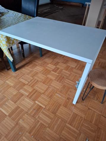 Kallax bureau wit beschikbaar voor biedingen