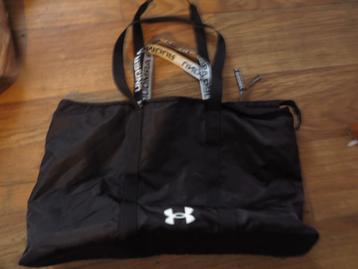 zwarte under armour  opvouwbare sporttas beschikbaar voor biedingen