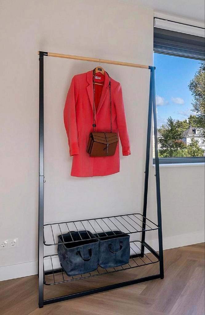 Brabantia Linn Kledingrek Large Zwart - Zo Goed Als Nieuw, Huis en Inrichting, Woonaccessoires | Kapstokken, Zo goed als nieuw