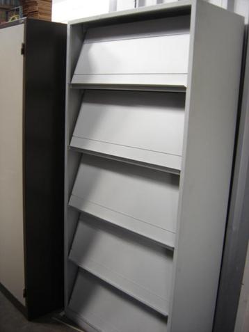 Folder kasten diverse kleuren en maten . beschikbaar voor biedingen