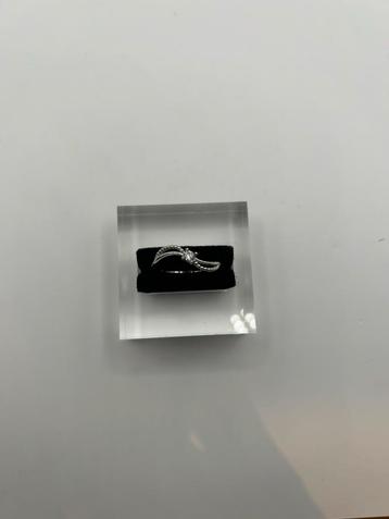 Elegante Witgouden Ring - maat 18/19 beschikbaar voor biedingen