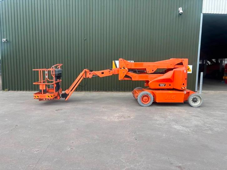 JLG E 400 AJPN Knikarm hoogwerker 14 meter (bj 2011), Zakelijke goederen, Machines en Bouw | Liften, Steigers en Ladders