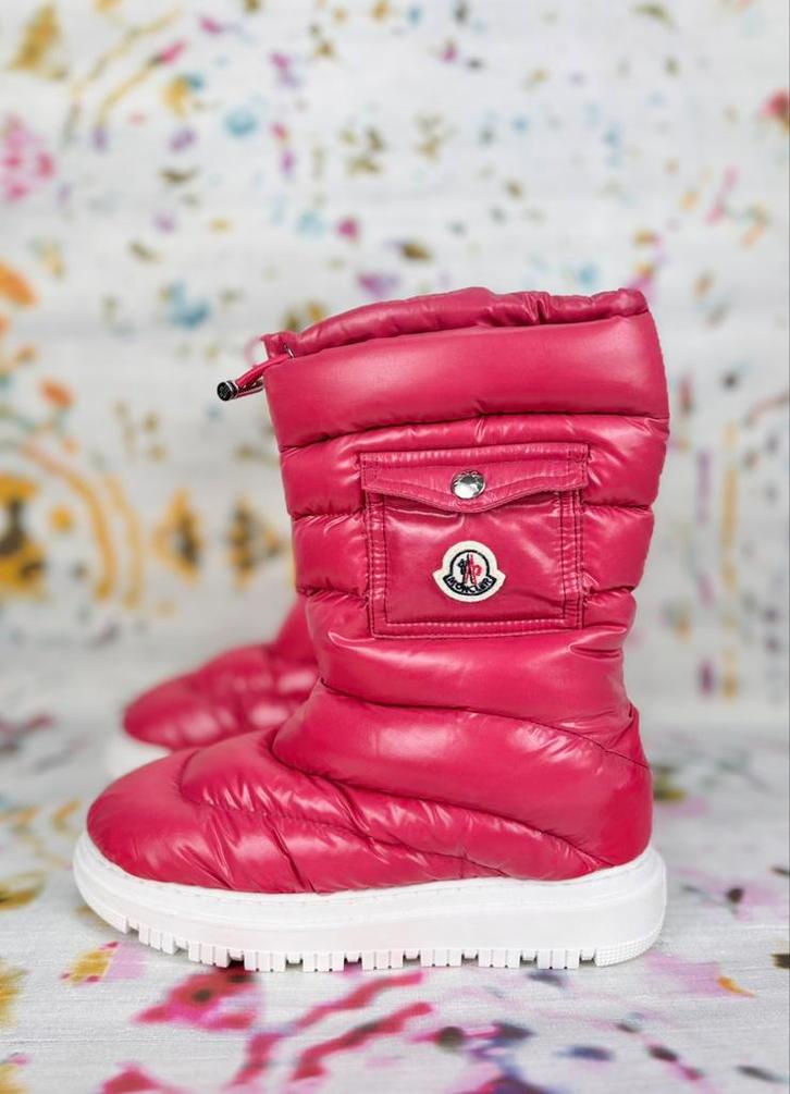 Moncler roze Gaia snowboots laarsjes maat 33 NIEUW, Kinderen en Baby's, Kinderkleding | Schoenen en Sokken, Nieuw, Laarzen, Meisje