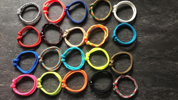 Puppy id nest bandjes en halsbandjes., Dieren en Toebehoren, Hondenhalsbanden en Penningen, Nieuw, Handgemaakt, Ophalen of Verzenden