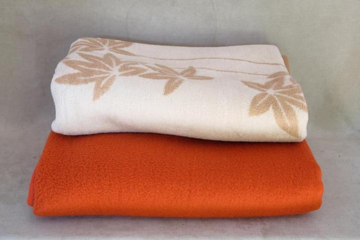 2x deken vintage kleed, Huis en Inrichting, Woonaccessoires | Plaids en Woondekens, Gebruikt, Ophalen of Verzenden