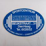 Oude sticker.  Sportcentrum P. KNETEMANN.  Den Haag., Eén persoon