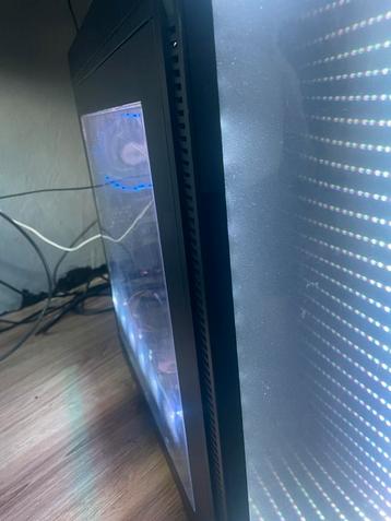 Gaming pc beschikbaar voor biedingen