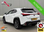 Lexus UX 250h F Sport Line|NL-Auto|Navi|LED|Apple CarPlay, Gebruikt, 4 cilinders, Met garantie (alle), Wit