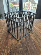 Bronzen sculptuur 'De Zaak Omhooghouden', Overige materialen, Gebruikt, Schaal, Vierkant