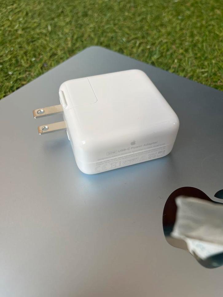 Apple 30W USB-C Power Adapter - Gloednieuw, Audio, Tv en Foto, Opladers, Nieuw, Ophalen of Verzenden