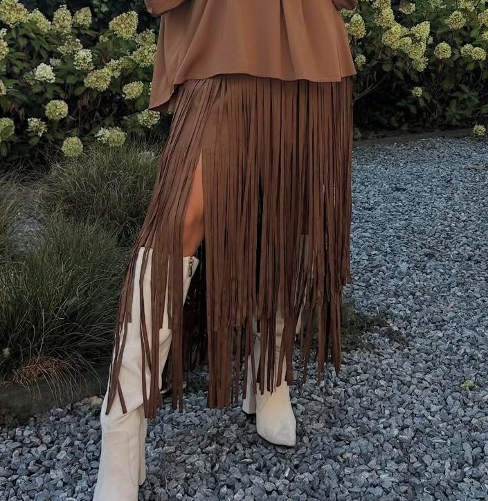 GARCONNE suedine franjerok bruin mt TU, Kleding | Dames, Rokken, Nieuw, Bruin, Onder de knie, Ophalen of Verzenden