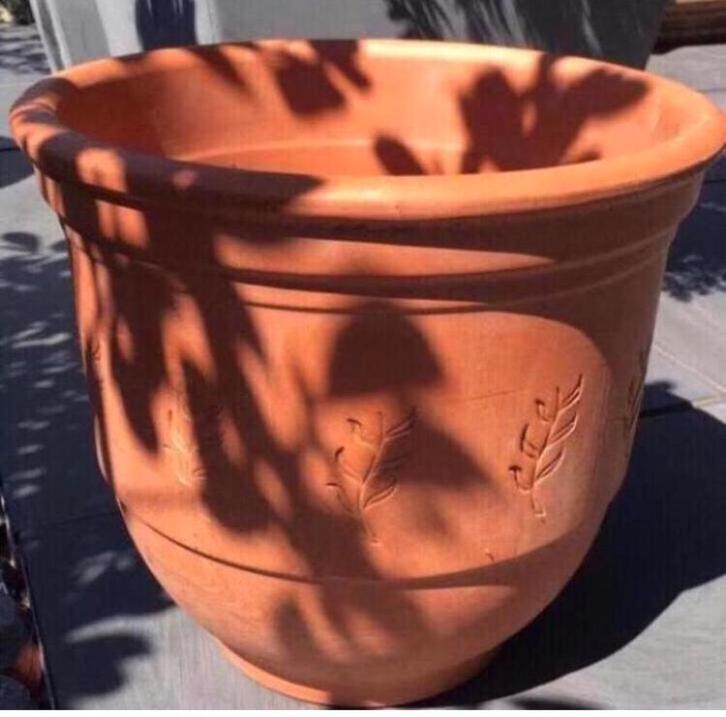 Zware terracotta bloempotten diverse modellen vorstbestendig, Tuin en Terras, Bloempotten, Zo goed als nieuw, Terracotta, Binnen