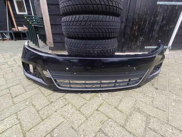 Volkswagen Tiguan Bumper Voorbumper 4x PDC Gaten 5N0807221 K, Auto-onderdelen, Carrosserie en Plaatwerk, Bumper, Volkswagen, Voor