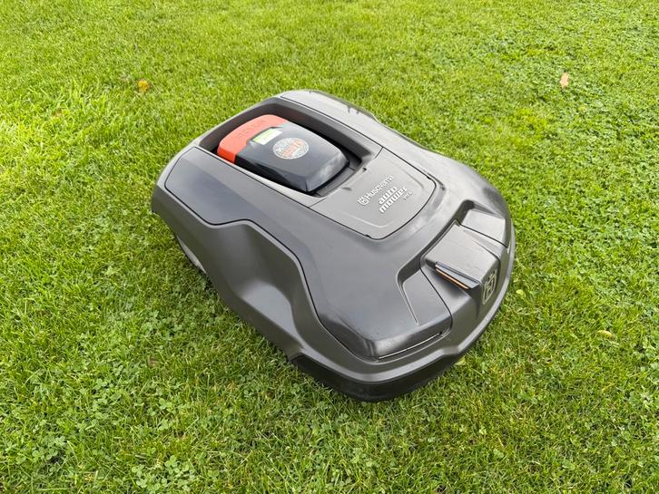 Husqvarna Automower 315x, Tuin en Terras, Robotmaaiers, Zo goed als nieuw, 20 tot 25 cm, Ophalen