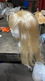 11 blonde lange haren + 3 met vlecht, Ophalen of Verzenden, Gedragen, Carnaval