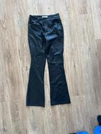 Zara Leren Broek Flare (M/L), Kleding | Dames, Broeken en Pantalons, Maat 38/40 (M), Ophalen of Verzenden, Zo goed als nieuw, Lang