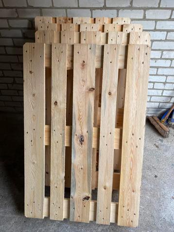 4 zeer nette houten euro pallets beschikbaar voor biedingen