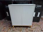 Witte kast met houten poten, Antiek en Kunst, Antiek | Meubels | Kasten, Ophalen