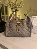 Louis Vuitton Classic Flapbag tas, Ophalen of Verzenden, Zo goed als nieuw, Grijs, Handtas