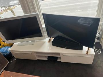Tv meubel beschikbaar voor biedingen