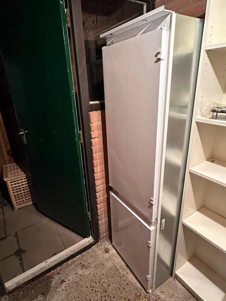 Ikea inbouw koelkast TINAD, Witgoed en Apparatuur, Vriezers en Diepvrieskisten, Zo goed als nieuw, Inbouw, 160 cm of meer, Minder dan 60 cm