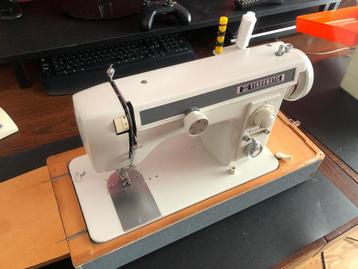 Vendomatic 601 naaimachine beschikbaar voor biedingen