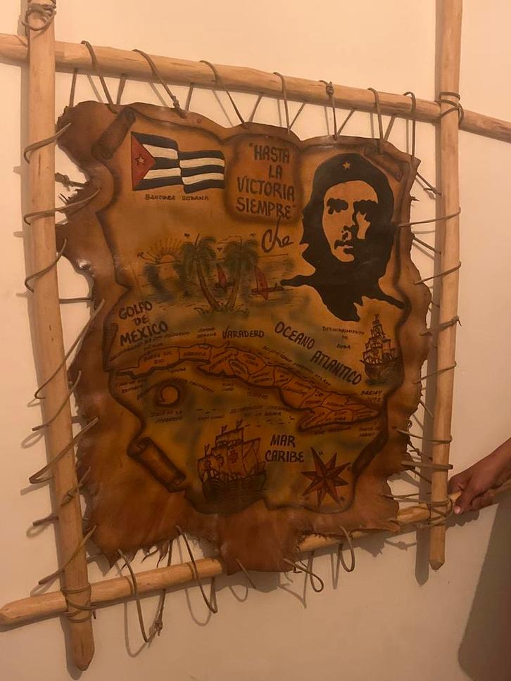 Che Guevara Kunstwerk op Runderleer Cuba Kaart, Antiek en Kunst, Kunst | Overige Kunst, Ophalen of Verzenden