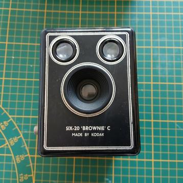 Kodak Brownie Six-20 Camera Model C beschikbaar voor biedingen