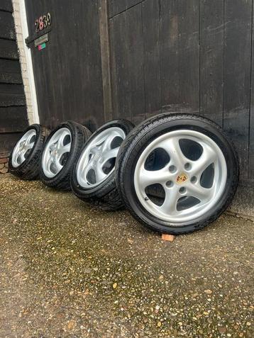 Originele Porsche boxster 17 inch zomerset 5x130 breedset beschikbaar voor biedingen