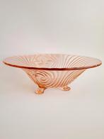 Izgs gekleurd glas prachtige flinke schaal op pootjes, Ophalen of Verzenden