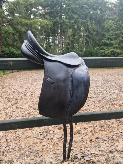 Erreplus adelinde zadel 17 inch, Dieren en Toebehoren, Paarden en Pony's | Zadels, Gebruikt, Dressuur, Ophalen of Verzenden