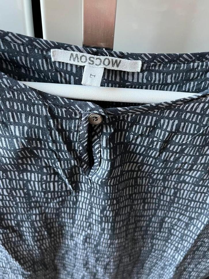 Mooi jurkje van Moscow, Kleding | Dames, Jurken, Nieuw, Maat 42/44 (L), Overige kleuren, Onder de knie, Ophalen of Verzenden