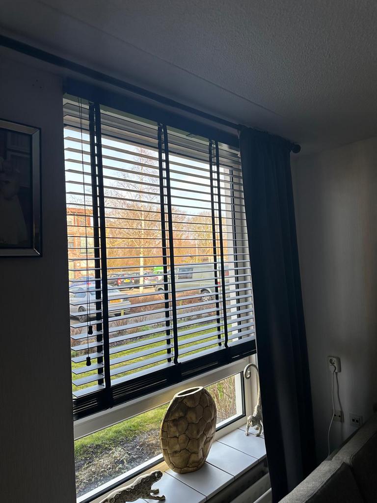 Houten jaloezieën, 100 tot 150 cm, Zwart, Ophalen of Verzenden, Zo goed als nieuw