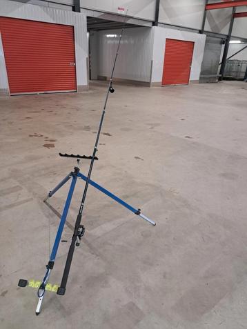 Telescopische werphengel + molen (€20) beschikbaar voor biedingen