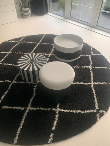ZGAN zwart wit rond vloerkleed 240cm Tapeso beschikbaar voor biedingen
