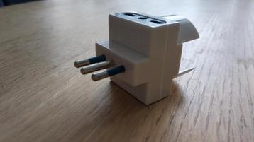 Reisstekker Adapter - Chile (type L) naar EU (type C/Type F) beschikbaar voor biedingen