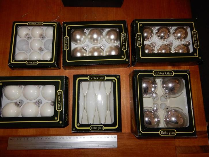 Kerstballen en ornamenten wit / zilver ( kerst / kerstboom ), Diversen, Kerst, Gebruikt, Verzenden