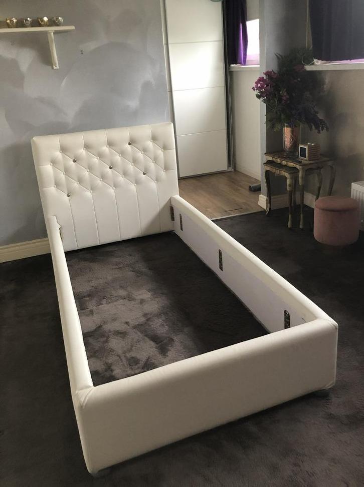 Stapelgoed chesterfield bed ombouw 1 pers, Huis en Inrichting, Slaapkamer | Bedden, Zo goed als nieuw, Eenpersoons, 200 cm, Overige materialen