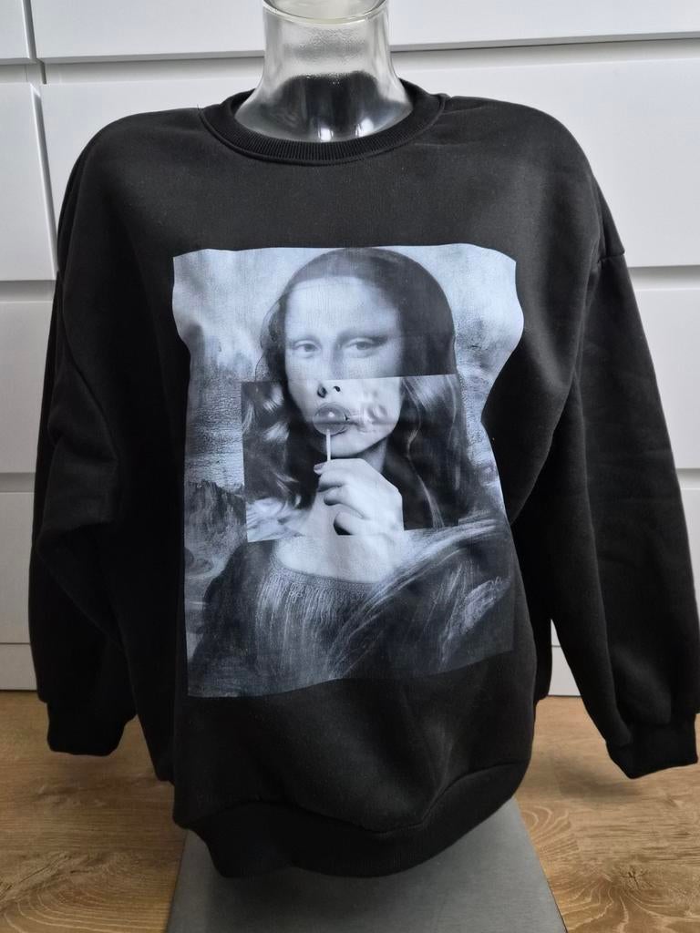 Zwarte sweater met Mona Lisa print, oversized, maat M, Maat 38/40 (M), Zwart, Ophalen of Verzenden, Zo goed als nieuw