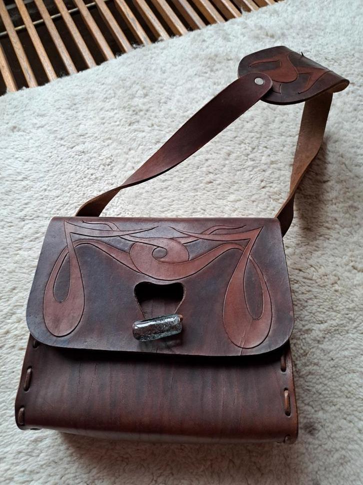 DAMES TAS HAND GEMAAKT KLEUR BRUIN ZGAN, Sieraden, Tassen en Uiterlijk, Tassen | Damestassen, Zo goed als nieuw, Handtas, Bruin