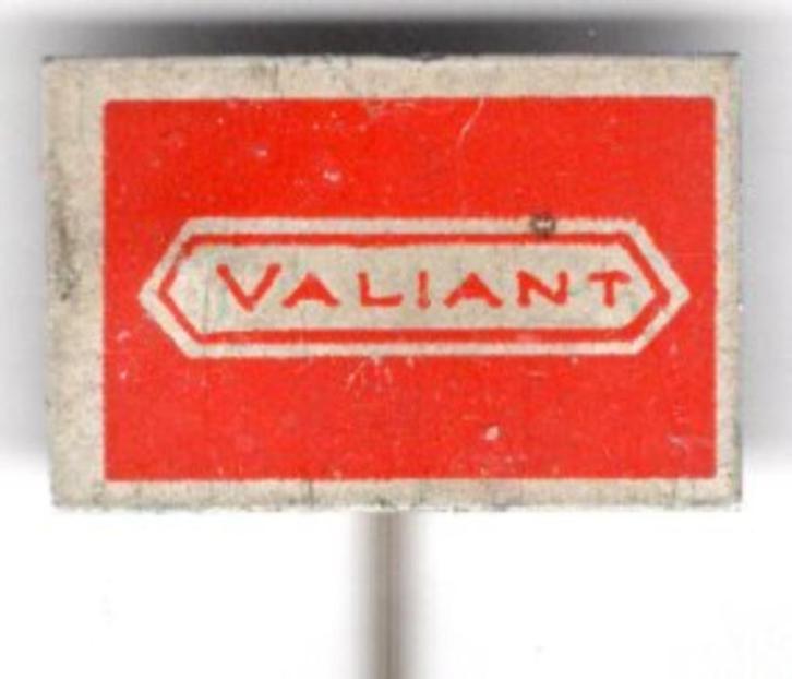 VALIANT rood op blik auto speldje ( D_098 ), Verzamelen, Speldjes, Pins en Buttons, Zo goed als nieuw, Speldje of Pin, Transport
