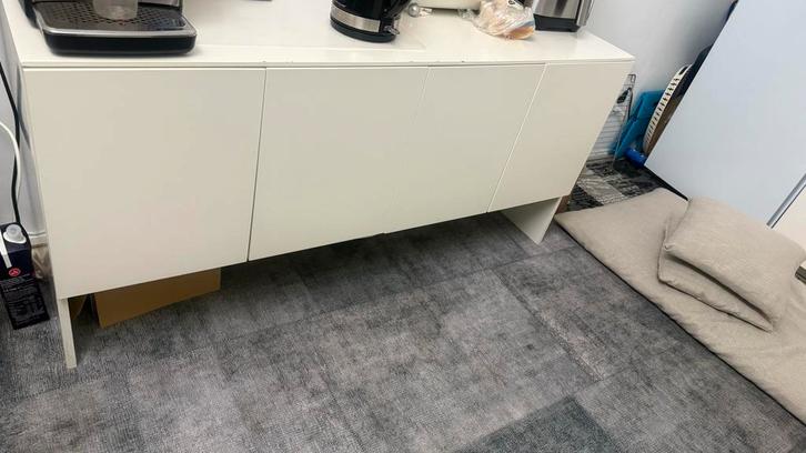 Witte Dressoir met deuren, Huis en Inrichting, Kasten | Dressoirs, Gebruikt, 150 tot 200 cm, 25 tot 50 cm, Met deur(en), Kunststof