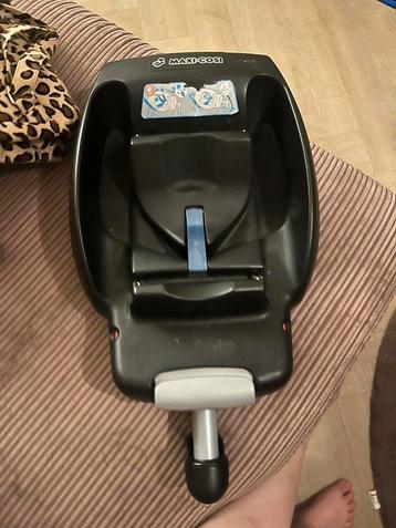 Maxi-Cosi Cabriofix i-Size Base Black beschikbaar voor biedingen