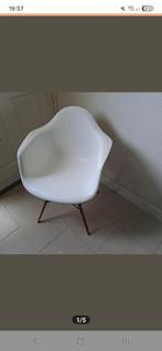 Originele Vitra plastic armchair eames, Huis en Inrichting, Stoelen, Ophalen, Gebruikt, Wit, Eén