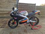 Aprilia RS 50 GP-1 "Regenboog uitvoering", Aprilia, 6 versnellingen, Maximaal 45 km/u, Zo goed als nieuw