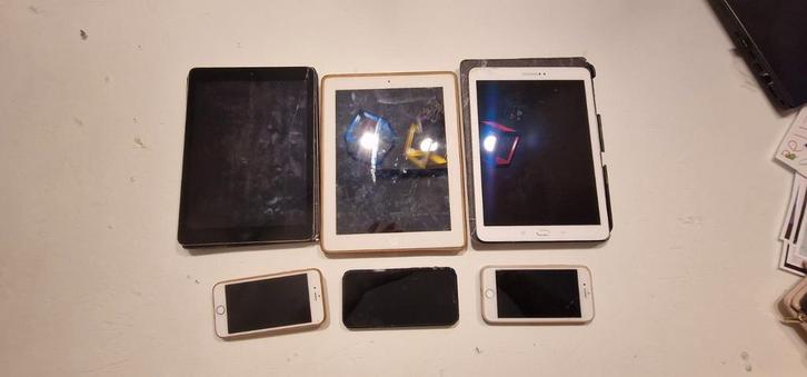 Partij oude iphone's (6s,7en12) en ipad's (ipad3 en air), Telecommunicatie, Mobiele telefoons | Apple iPhone, Gebruikt, 128 GB