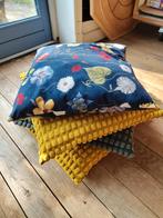 4 Kussens - Gratis!, Huis en Inrichting, Woonaccessoires | Kussens, Ophalen, Gebruikt, Overige kleuren, Vierkant