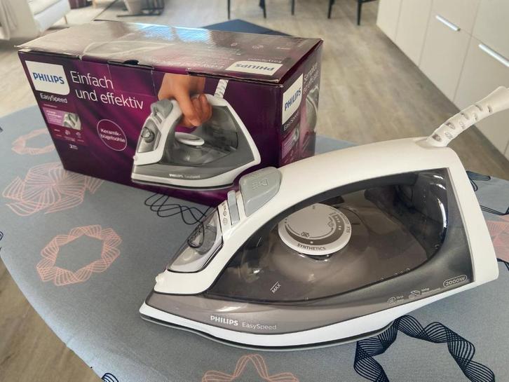 Philips EasySpeed Steam iron + ironing board, Witgoed en Apparatuur, Strijkijzers en Strijkplanken, Zo goed als nieuw, Ophalen