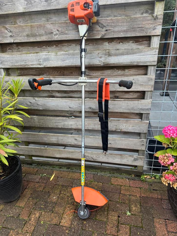 Krachtige Stihl FS 80 Bosmaaier , compleet en klaar ., Tuin en Terras, Bosmaaiers, Zo goed als nieuw, Benzine, Ophalen of Verzenden