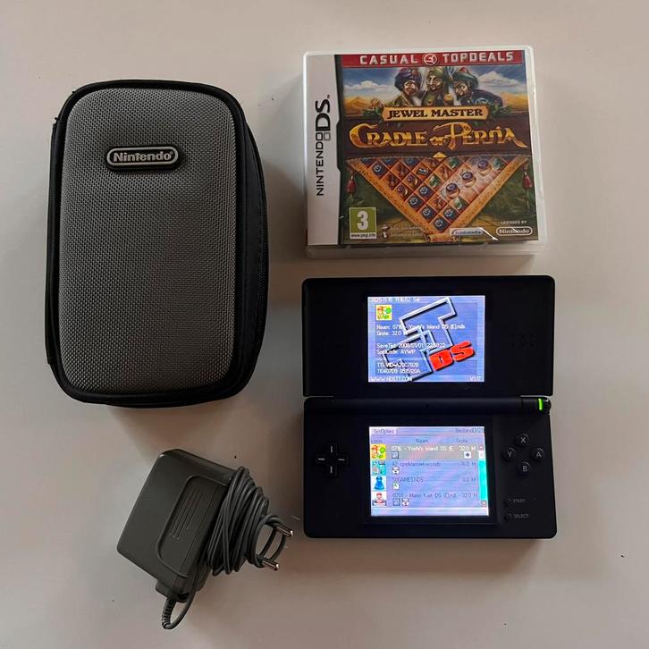 Game Boy DS Lite met oplader en games, Spelcomputers en Games, Spelcomputers | Nintendo DS, Zo goed als nieuw, DS Lite, Zwart